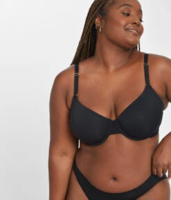 The All-Day T-Shirt Bra Bundle: Jet Black/Heather Gray -Wear Lively Shop 3 on model front all day t shirt bra jet black a63da424 a361 4e7a 9fc5 512991255a69