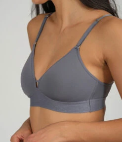 The Spacer Bra Bundle: Jet Black/Smoke -Wear Lively Shop 3 on model side spacer bra smoke