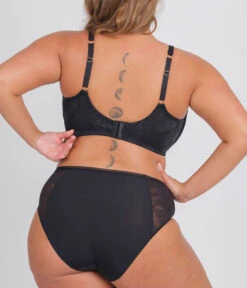 The Smooth Lace Minimizer Bra: Jet Black -Wear Lively Shop 5 on model back1 smooth lace minimizer jet black